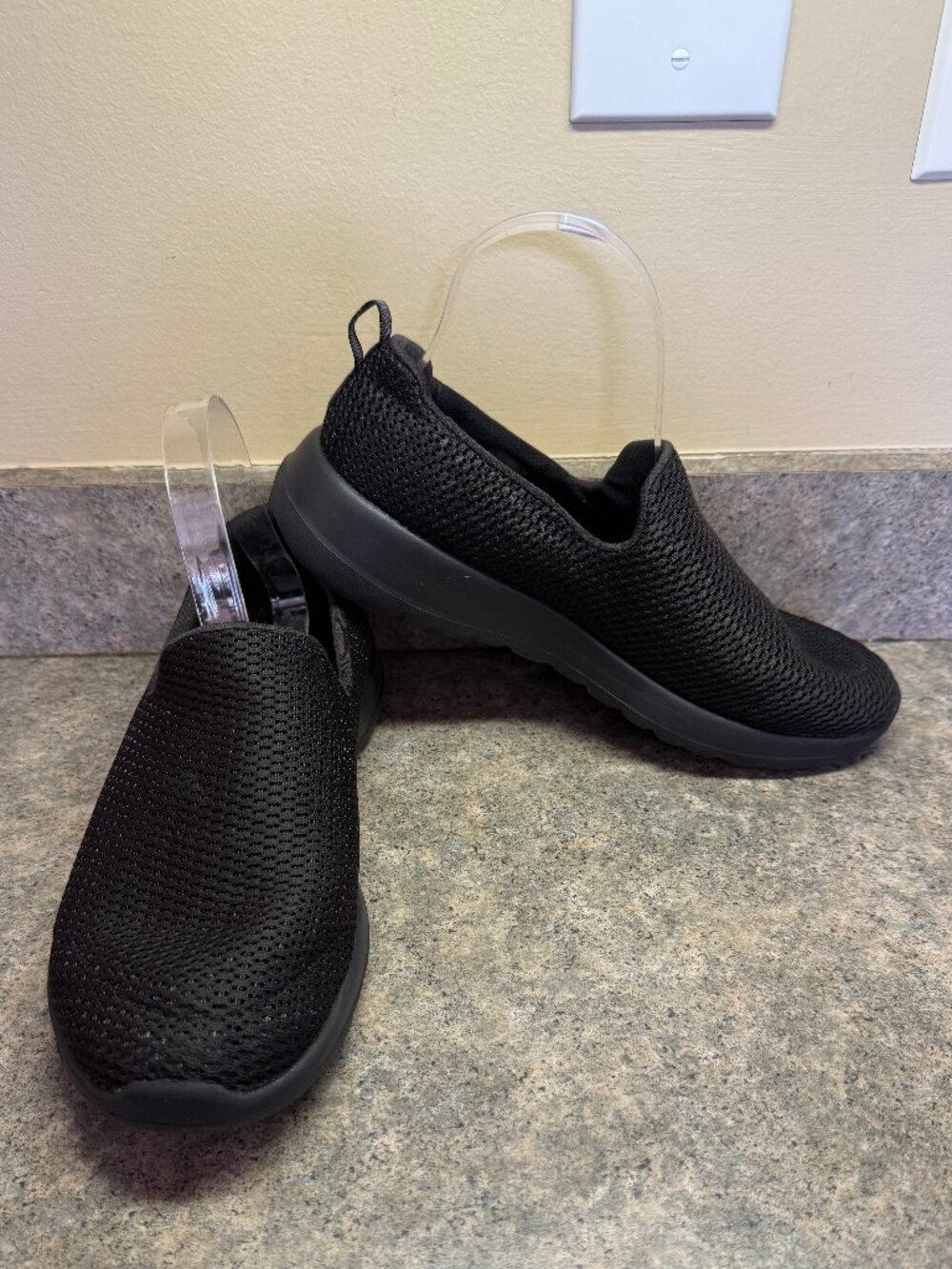 Skechers Go Walk Gogo Max Shoes Womens Size 8.5 Wide Black Mesh Slip On